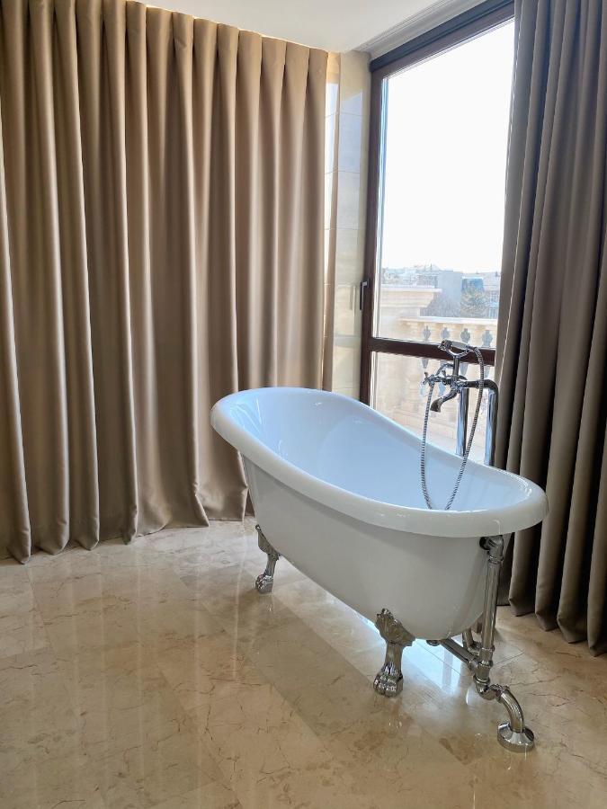 Ambassador Hotel Кишинів Екстер'єр фото