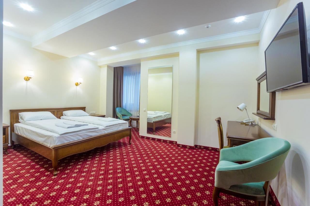 Ambassador Hotel Кишинів Екстер'єр фото