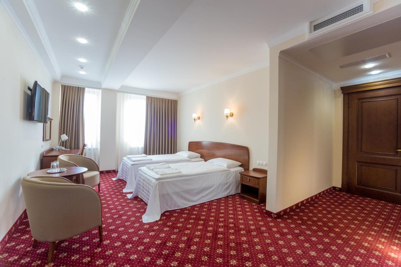 Ambassador Hotel Кишинів Екстер'єр фото