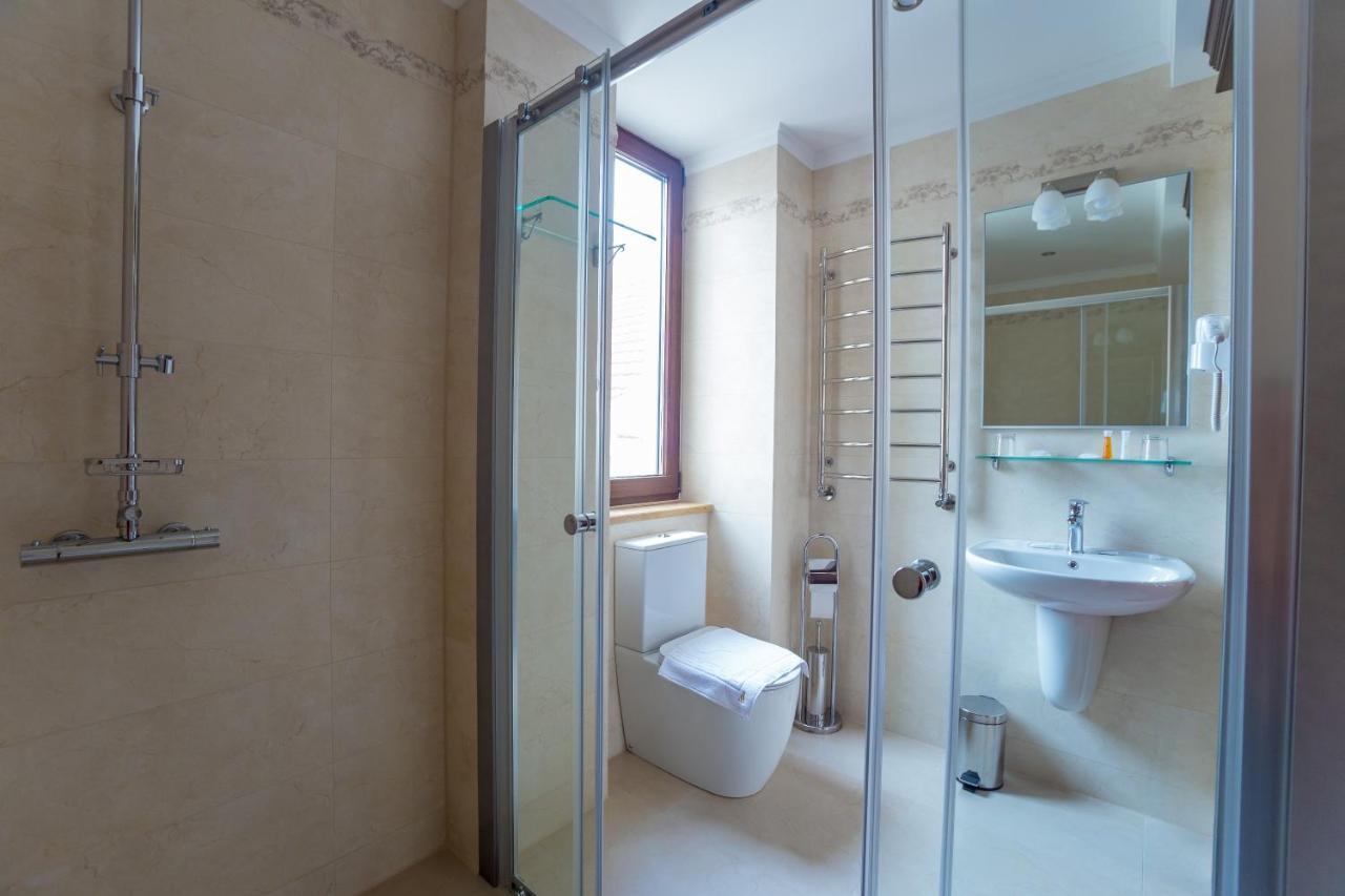 Ambassador Hotel Кишинів Екстер'єр фото