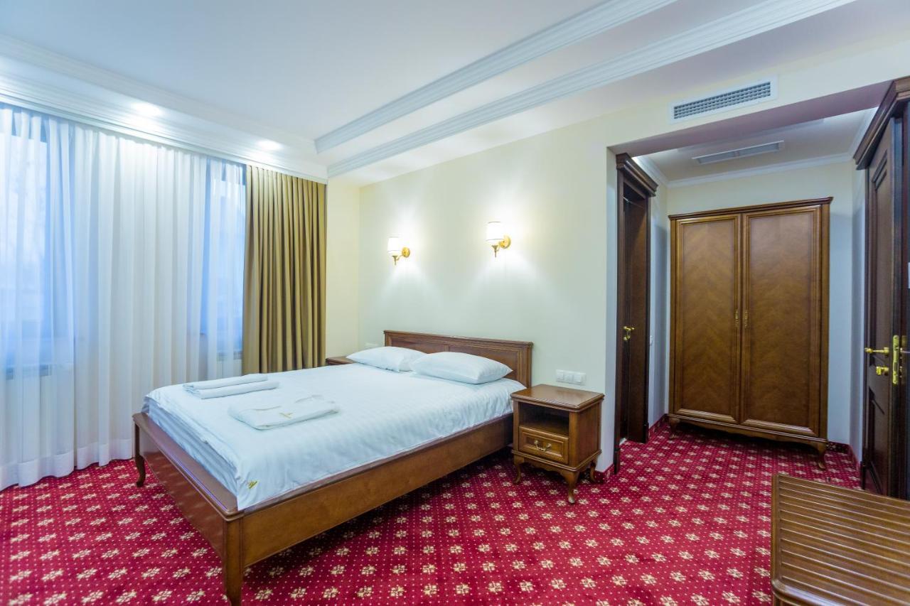 Ambassador Hotel Кишинів Екстер'єр фото